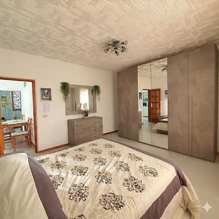 Appartement Intero Situato A 30 Metri Dal Mare 5