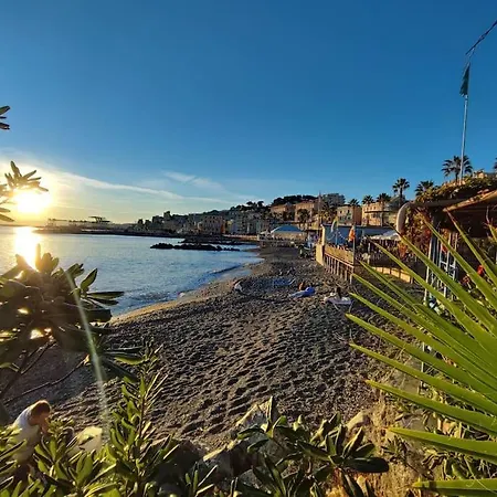 Intero Situato A 30 Metri Dal Mare 5 Apartment