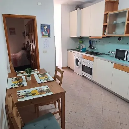 Intero Situato A 30 Metri Dal Mare 5