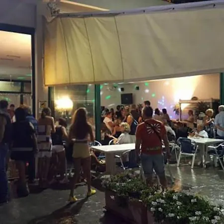 Intero Situato A 30 Metri Dal Mare 5 Apartment *