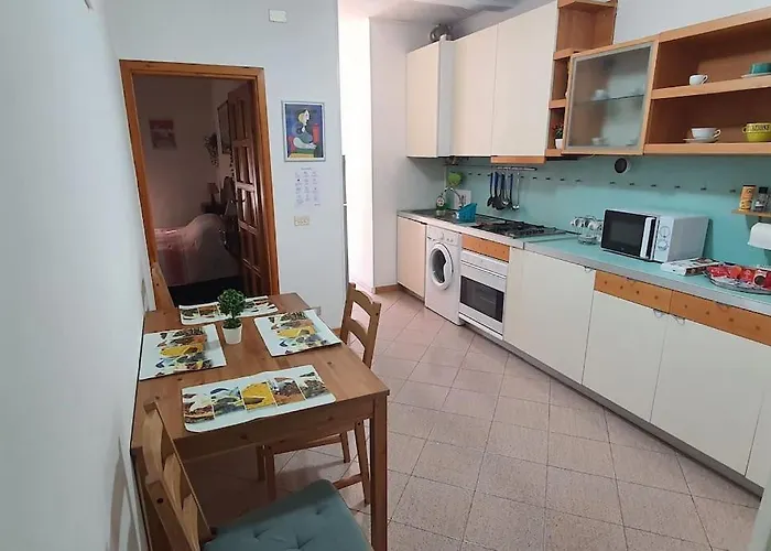 Intero Situato A 30 Metri Dal Mare 5